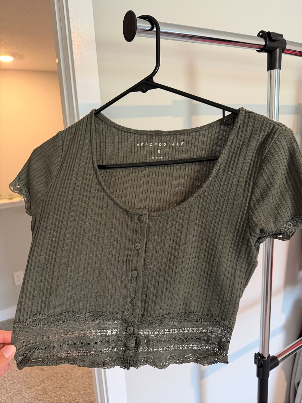 Aeropostale Olive Green Ribbed Lace-Trim Button Crop Top